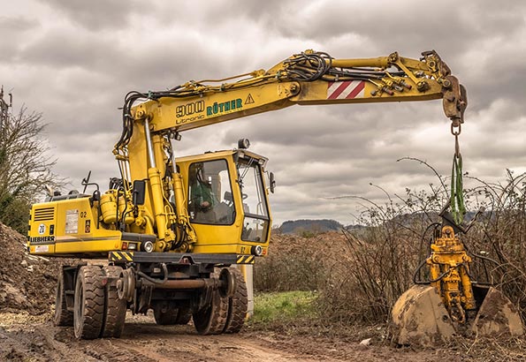 推土机配件更换及维修常见问题解答